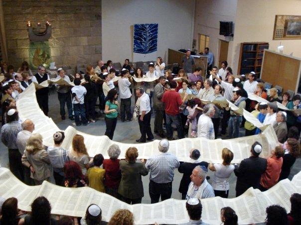 Simjat Tora en Pardés